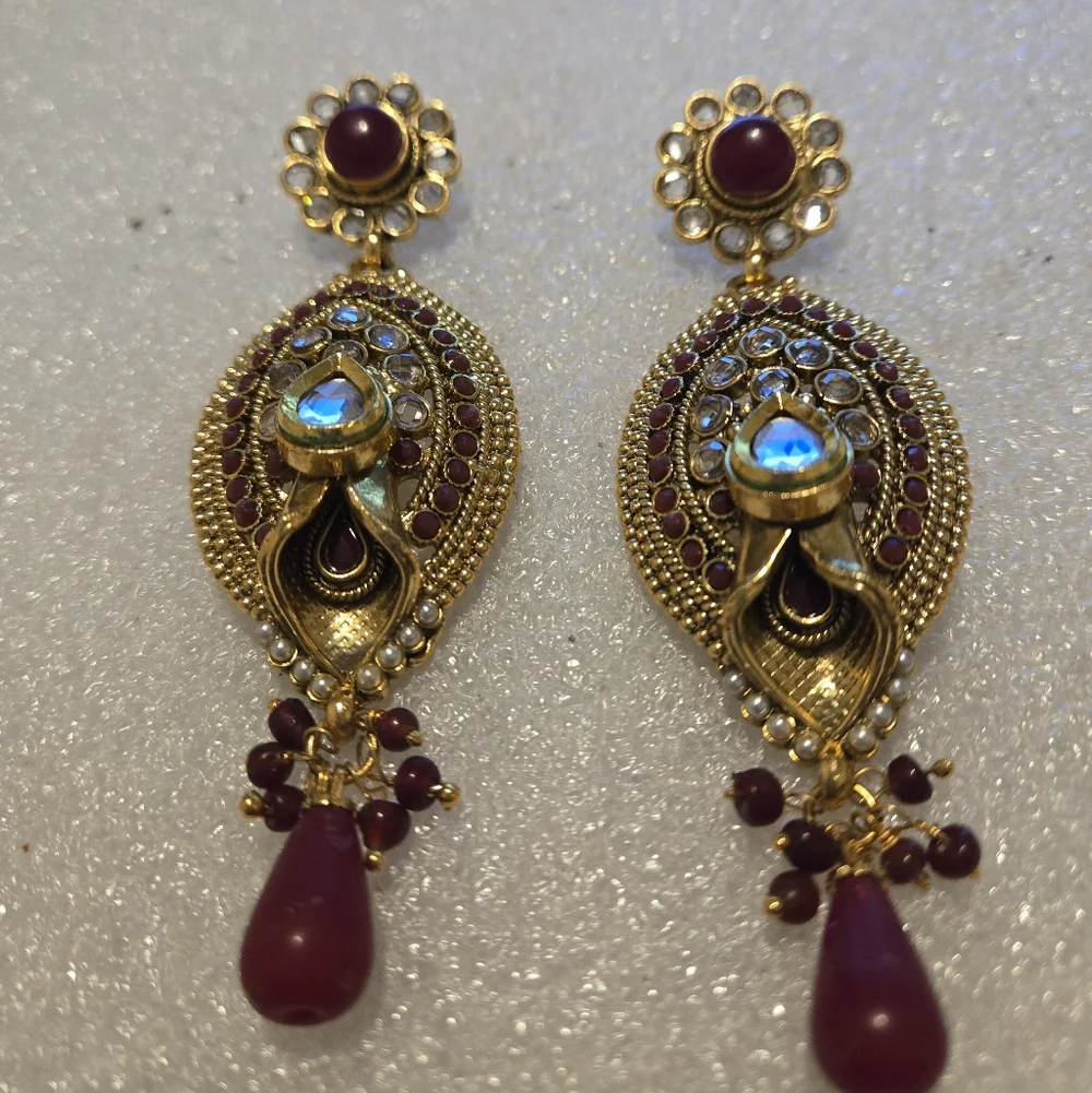 Elegant Gold and Red Dangle Earrings - Picture 2 of 4